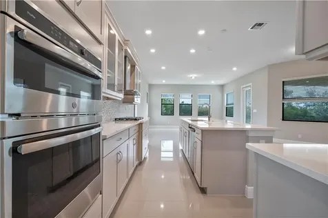 12135 E Baypoint Circle Parkland FL 33076