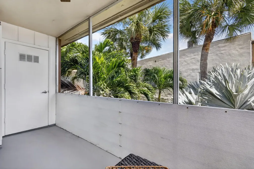 181 Piedmont D Delray Beach FL 33484