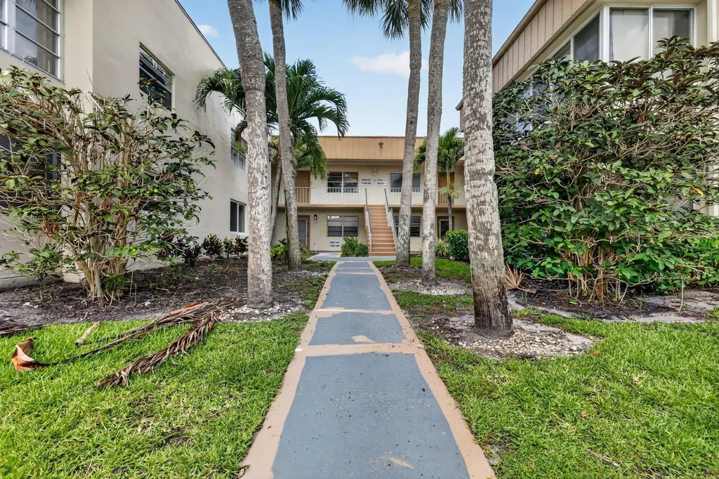181 Piedmont D Delray Beach FL 33484