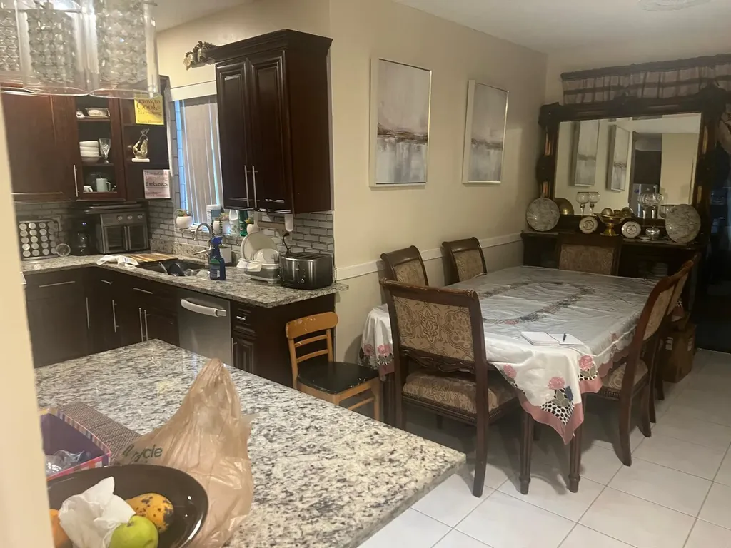 5765 Strawberry Lakes Circle Lake Worth FL 33463