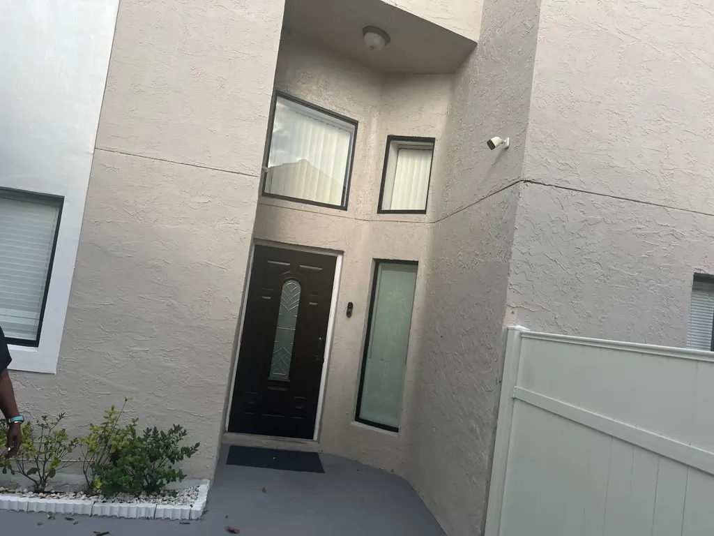 5765 Strawberry Lakes Circle Lake Worth FL 33463