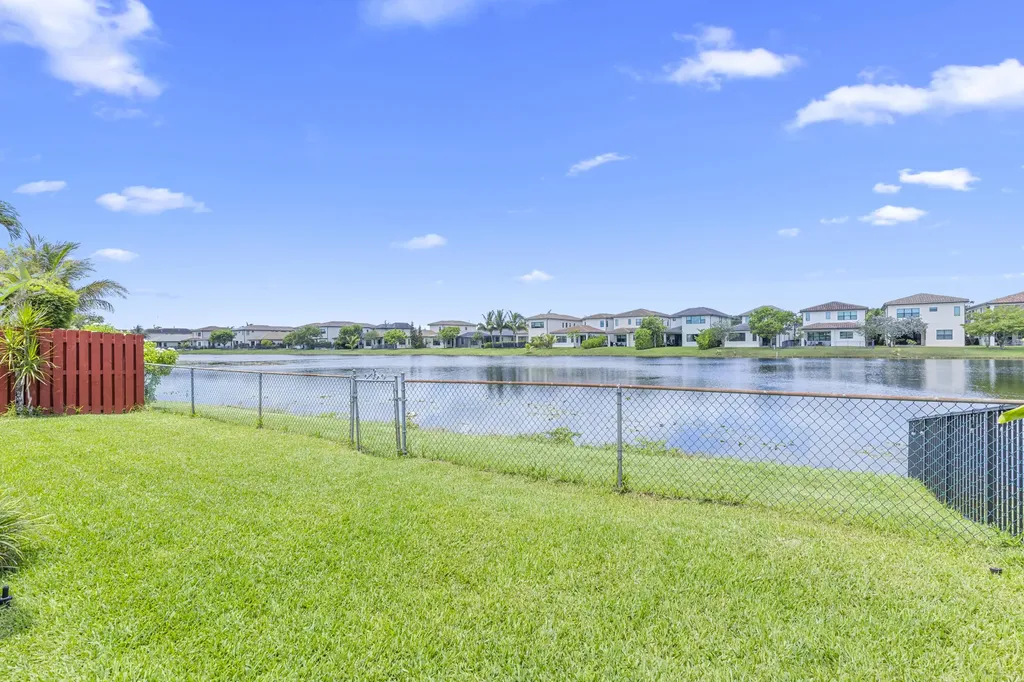 400 SW 113th Terrace Pembroke Pines FL 33025