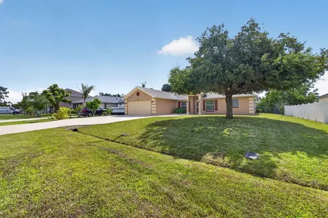 441 SW Doreen Street Port St Lucie FL 34983