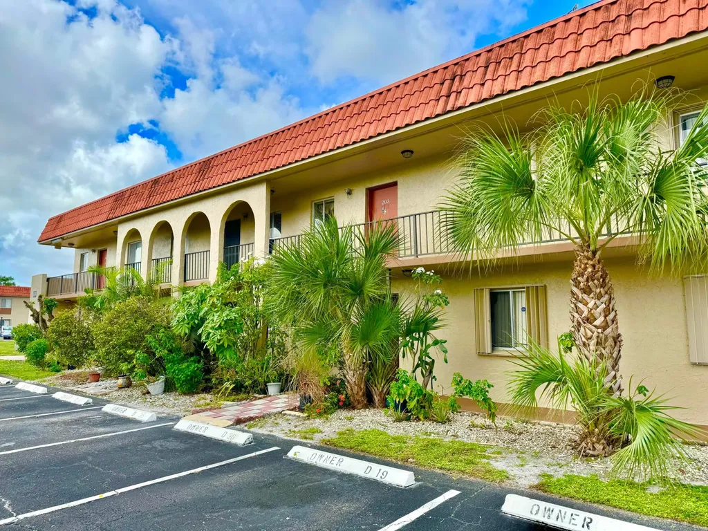 6074 Forest Hill Boulevard West Palm Beach FL 33415