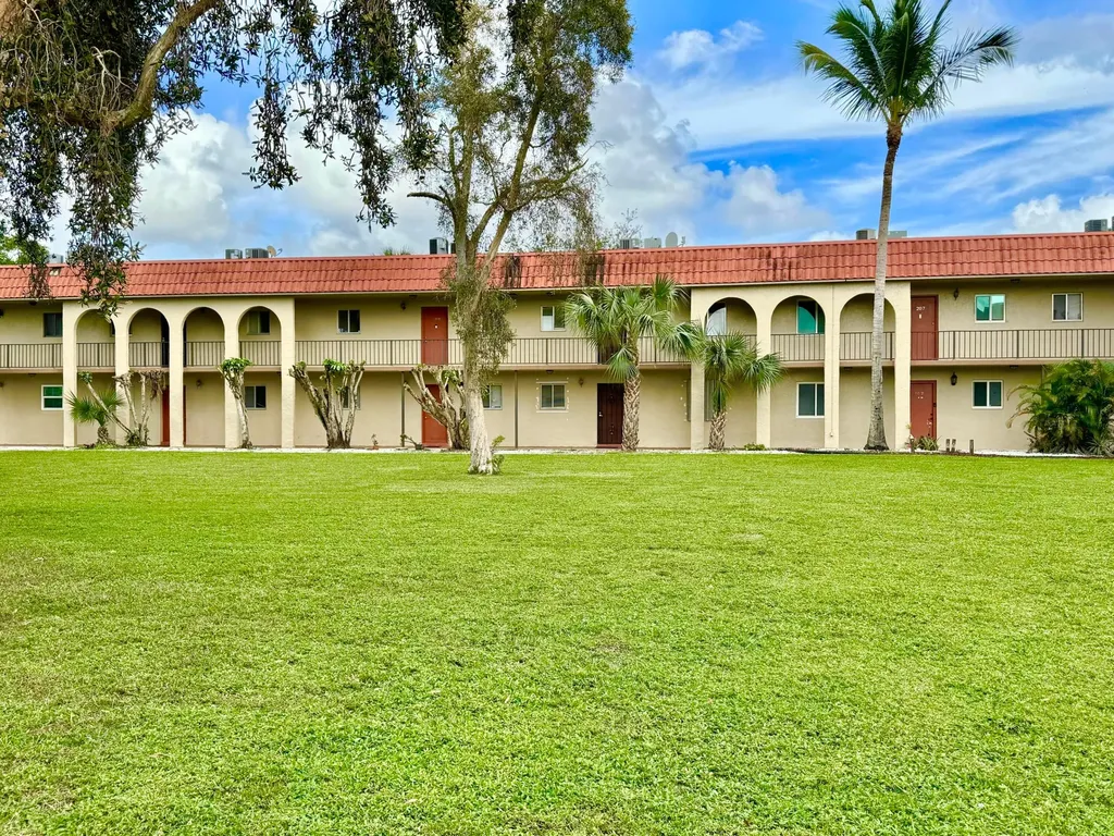 6074 Forest Hill Boulevard West Palm Beach FL 33415