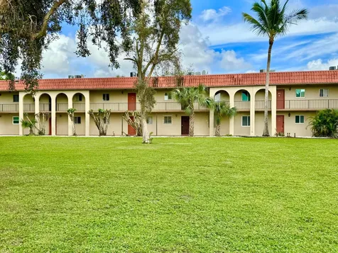 6074 Forest Hill Boulevard West Palm Beach FL 33415