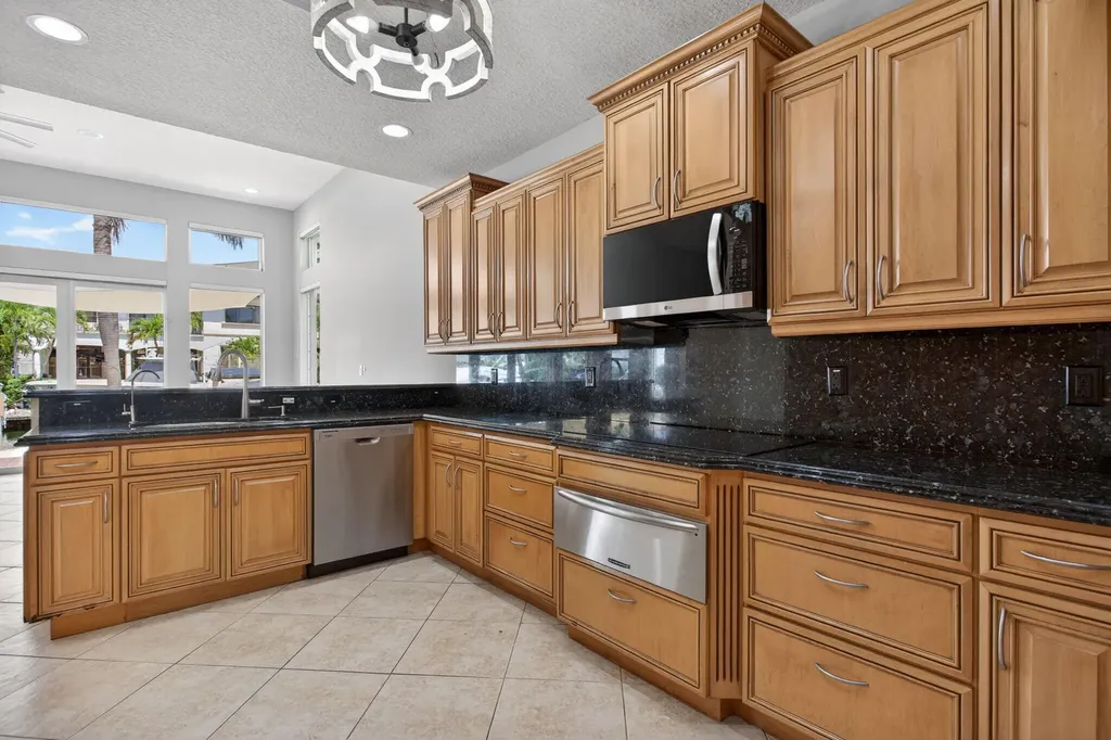 4901 NE 29th Avenue Lighthouse Point FL 33064