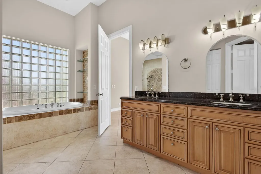 4901 NE 29th Avenue Lighthouse Point FL 33064