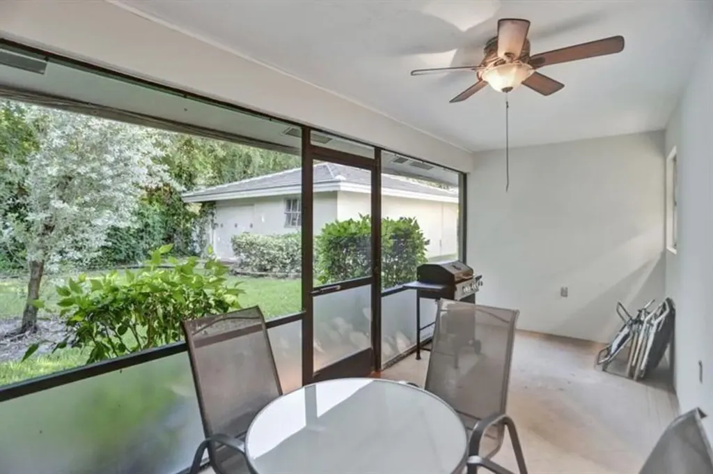 3220 SE 11th Street Pompano Beach FL 33062