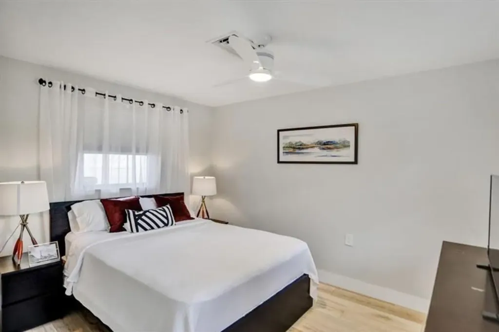 3220 SE 11th Street Pompano Beach FL 33062
