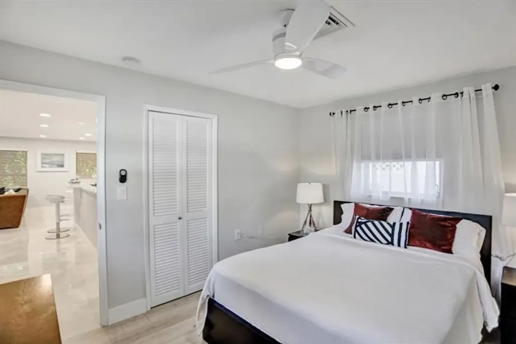 3220 SE 11th Street Pompano Beach FL 33062
