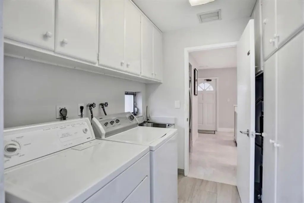 3220 SE 11th Street Pompano Beach FL 33062