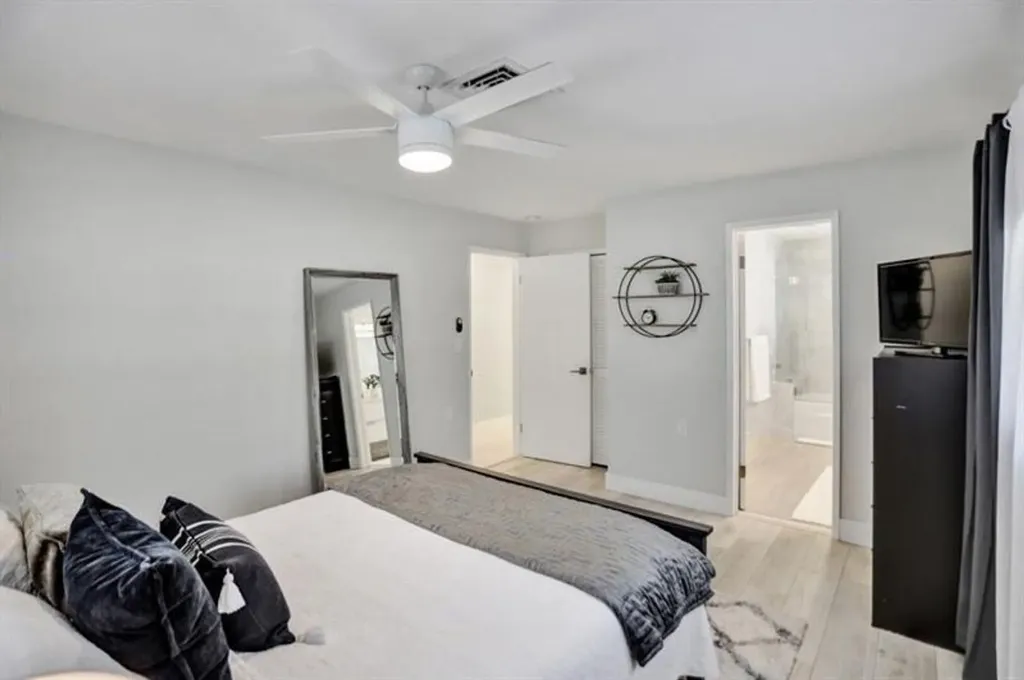 3220 SE 11th Street Pompano Beach FL 33062