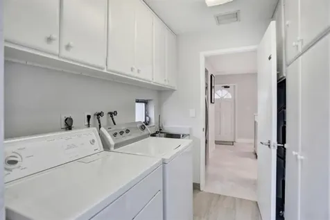 3220 SE 11th Street Pompano Beach FL 33062