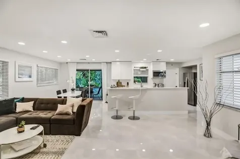3220 SE 11th Street Pompano Beach FL 33062