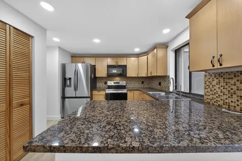 5182 S University Drive Davie FL 33328
