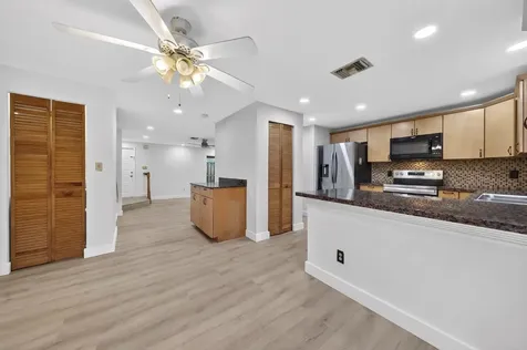 5182 S University Drive Davie FL 33328