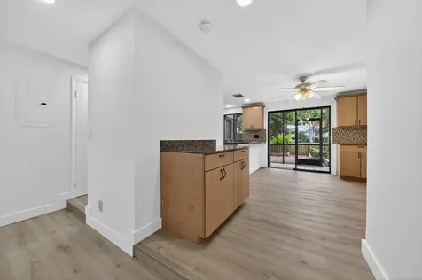 5182 S University Drive Davie FL 33328