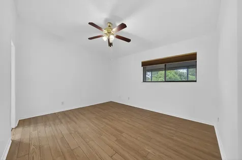 5182 S University Drive Davie FL 33328