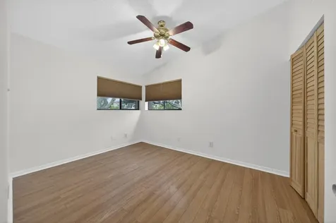 5182 S University Drive Davie FL 33328