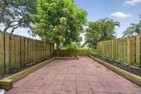 5182 S University Drive Davie FL 33328