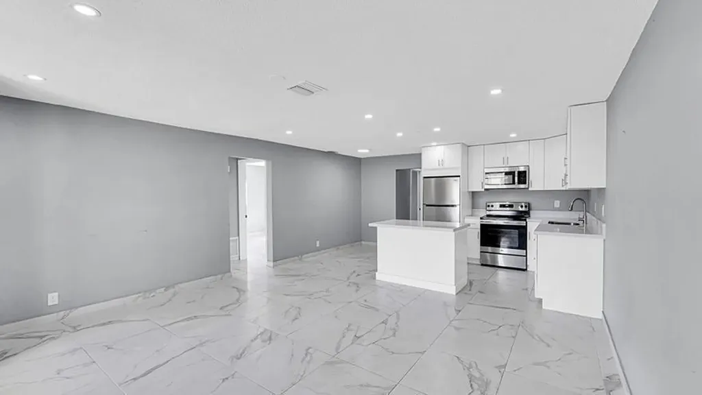 4681-4685 SW 43rd Terrace Fort Lauderdale FL 33314