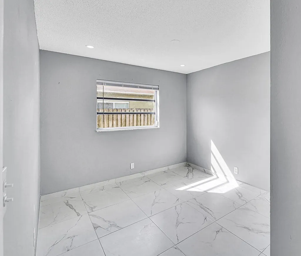 4681-4685 SW 43rd Terrace Fort Lauderdale FL 33314
