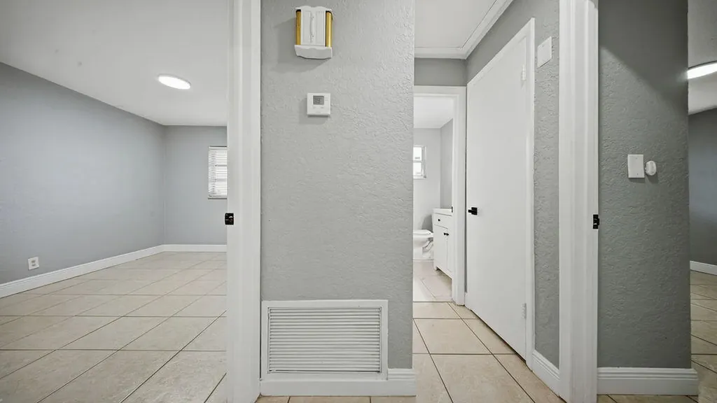 4681-4685 SW 43rd Terrace Fort Lauderdale FL 33314