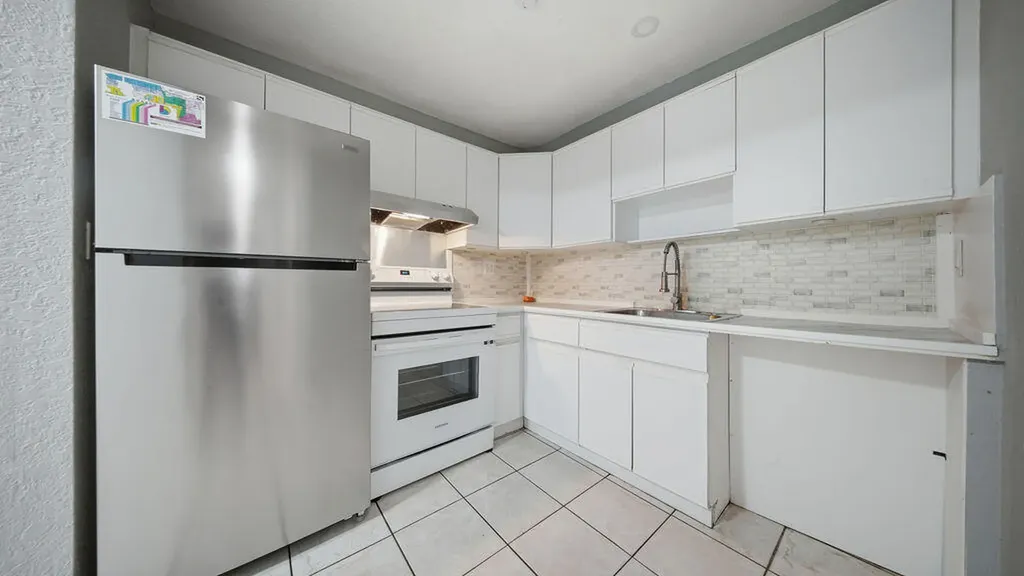 4681-4685 SW 43rd Terrace Fort Lauderdale FL 33314