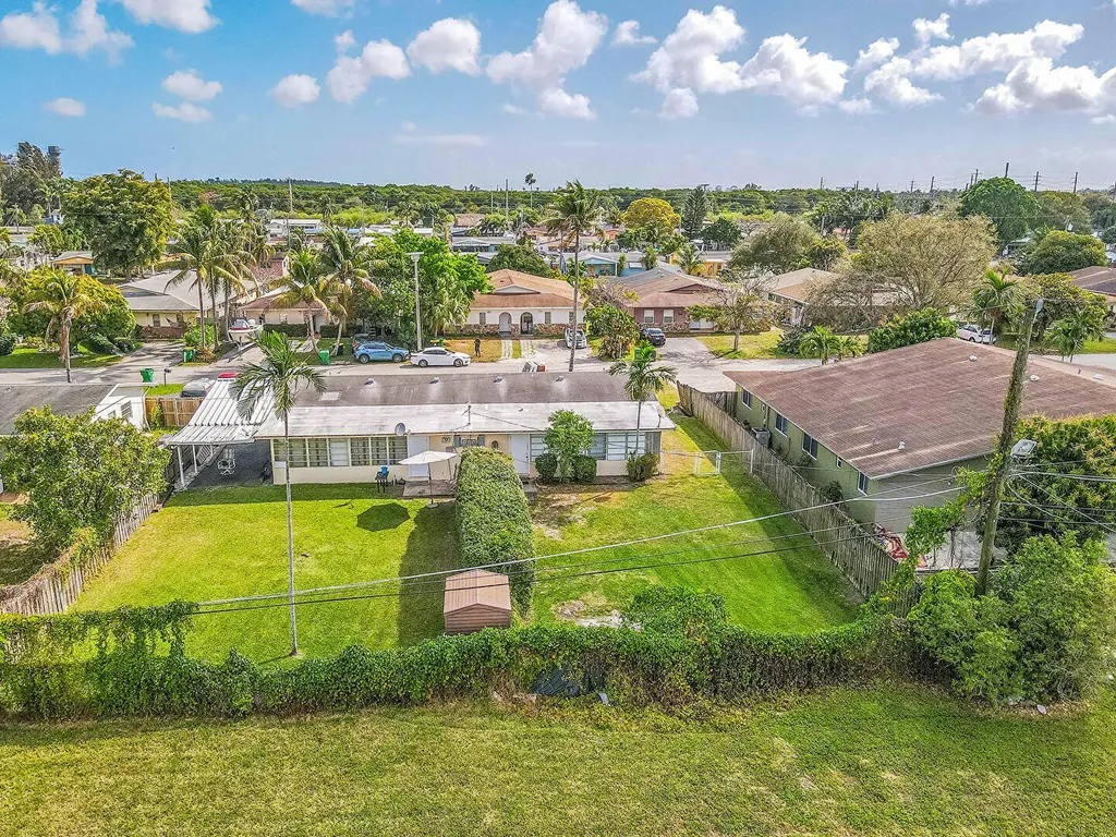 4681-4685 SW 43rd Terrace Fort Lauderdale FL 33314