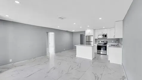 4681-4685 SW 43rd Terrace Fort Lauderdale FL 33314