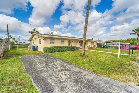 4681-4685 SW 43rd Terrace Fort Lauderdale FL 33314
