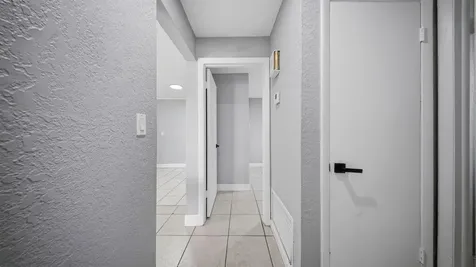 4681-4685 SW 43rd Terrace Fort Lauderdale FL 33314