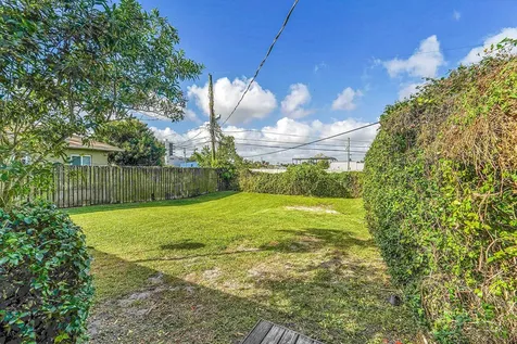 4681-4685 SW 43rd Terrace Fort Lauderdale FL 33314
