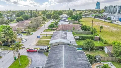 4681-4685 SW 43rd Terrace Fort Lauderdale FL 33314