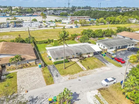 4681-4685 SW 43rd Terrace Fort Lauderdale FL 33314