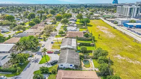 4681-4685 SW 43rd Terrace Fort Lauderdale FL 33314