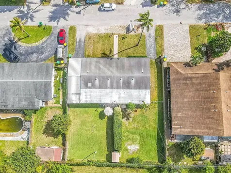 4681-4685 SW 43rd Terrace Fort Lauderdale FL 33314