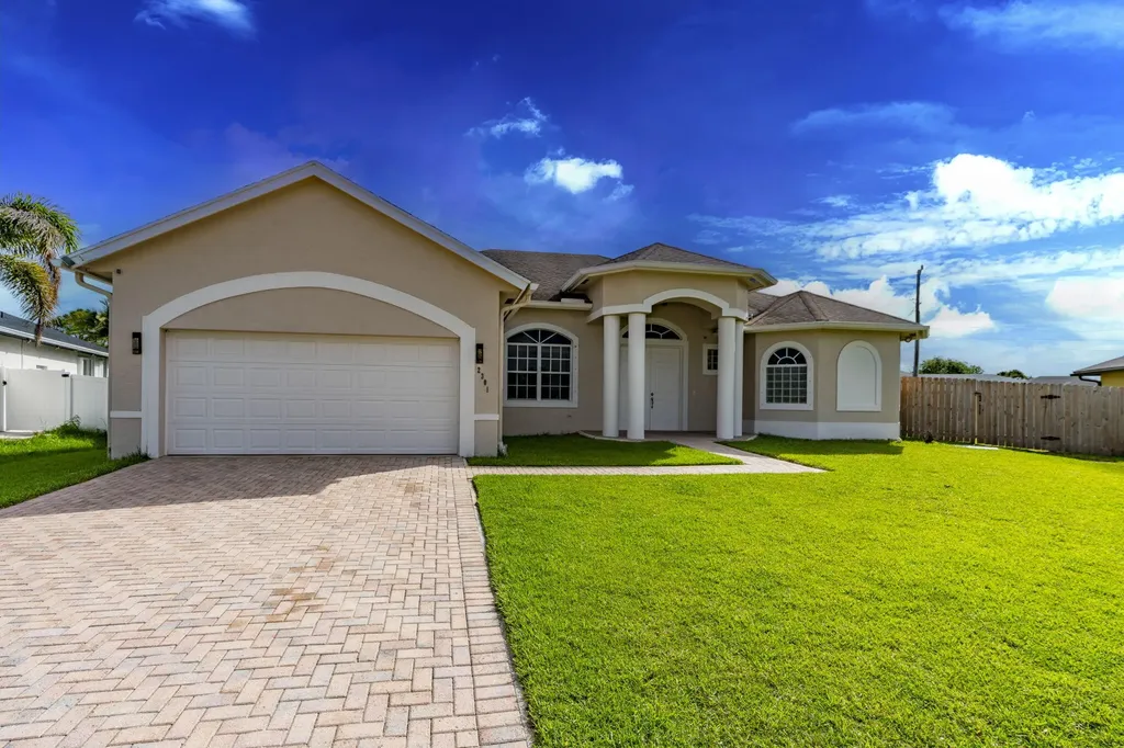 2301 SW Vale Port St Lucie FL 34953