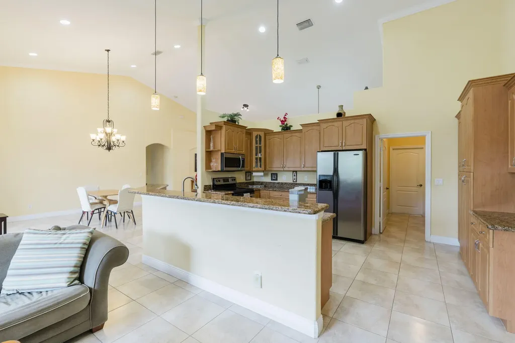 2301 SW Vale Port St Lucie FL 34953