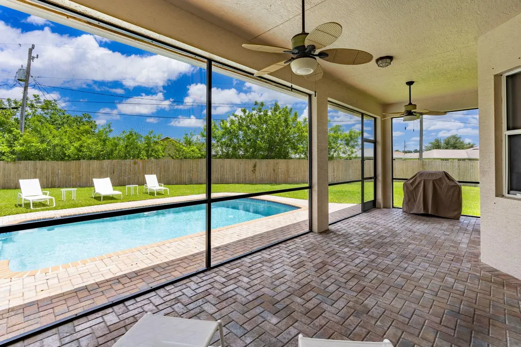 2301 SW Vale Port St Lucie FL 34953