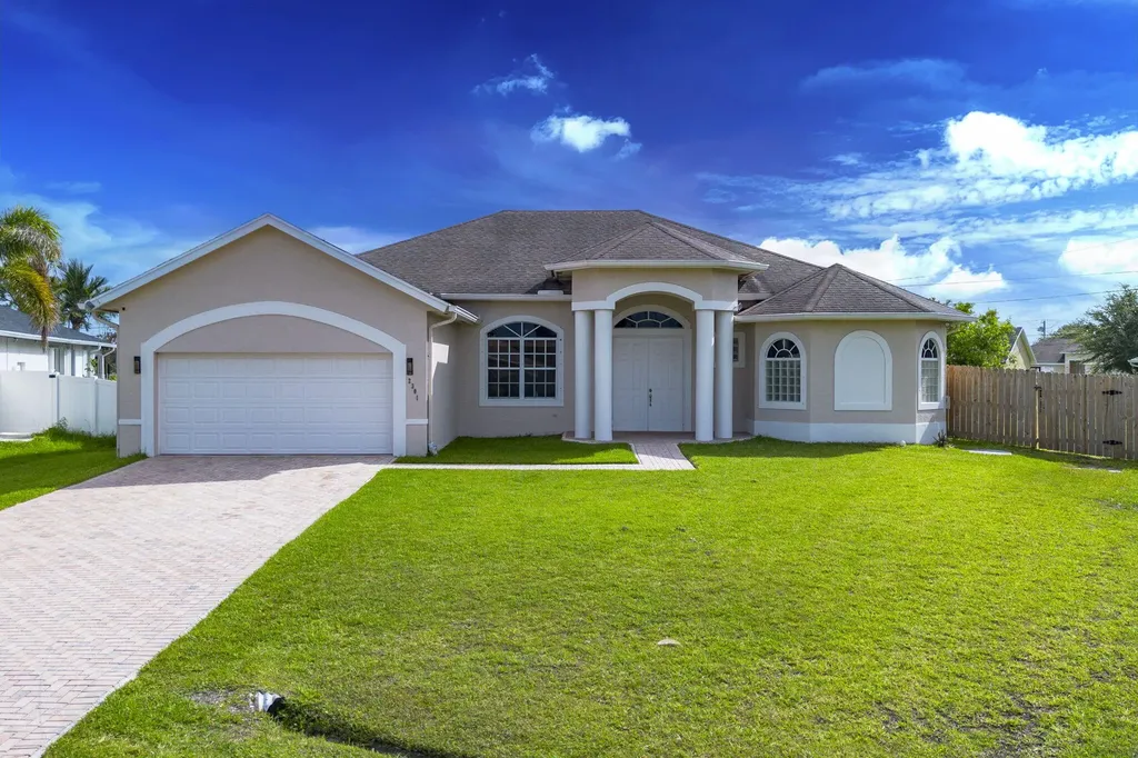 2301 SW Vale Port St Lucie FL 34953