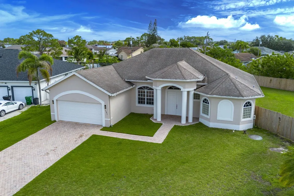 2301 SW Vale Port St Lucie FL 34953