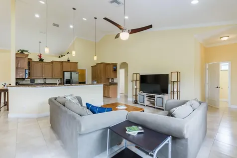 2301 SW Vale Port St Lucie FL 34953