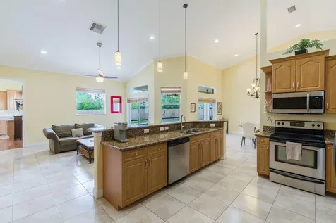 2301 SW Vale Port St Lucie FL 34953