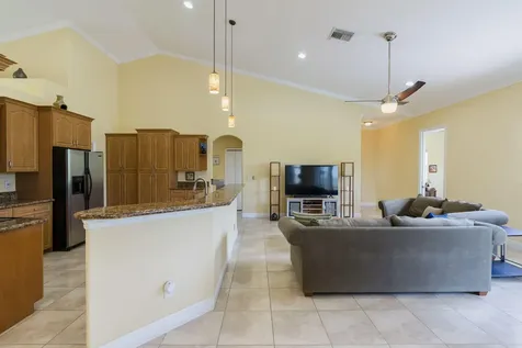 2301 SW Vale Port St Lucie FL 34953