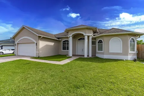 2301 SW Vale Port St Lucie FL 34953