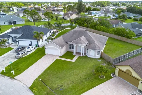 2301 SW Vale Port St Lucie FL 34953