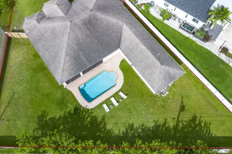 2301 SW Vale Port St Lucie FL 34953
