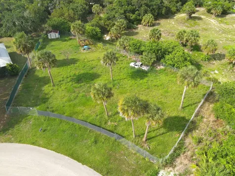 1130 SW 3rd Court Court SW Vero Beach FL 32962